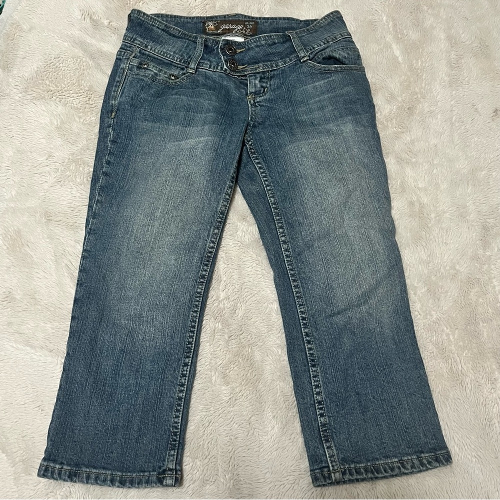 Garage Mid-Wash Capris